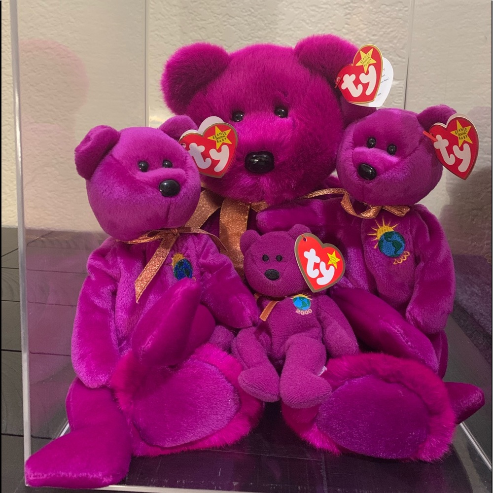 Rare, collectors 1999 millennium Beanie baby family of 4